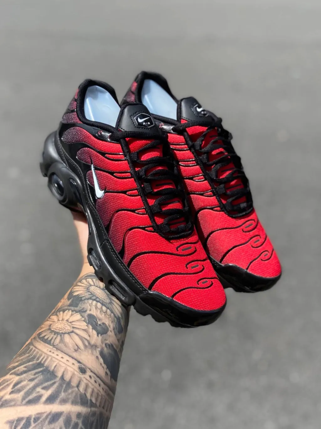 Tênis AIR MAX TN Plus Deadpool