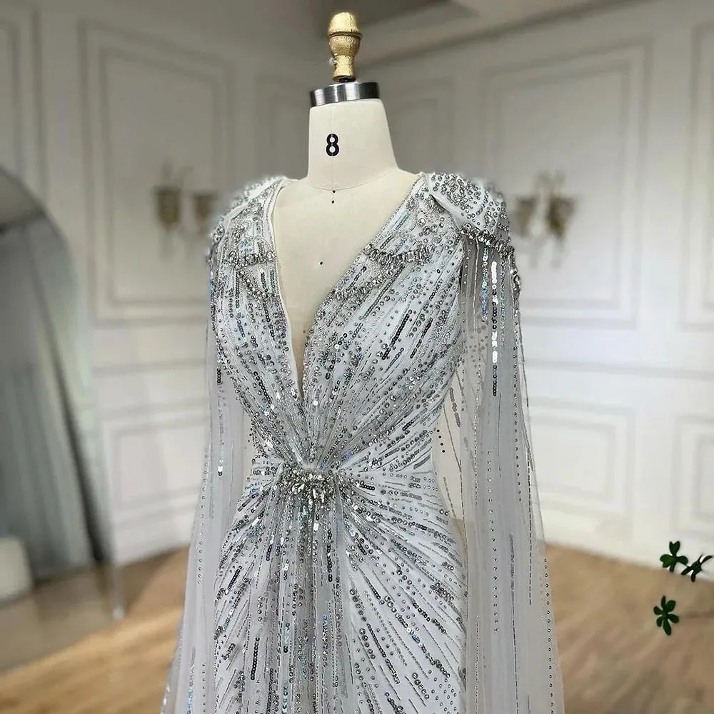 Vestido de Festa Maxi Luxo Adornado em Cristais com Capa Detalhada - Modelo Especial