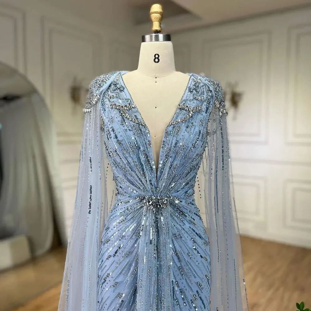 Vestido de Festa Maxi Luxo Adornado em Cristais com Capa Detalhada - Modelo Especial